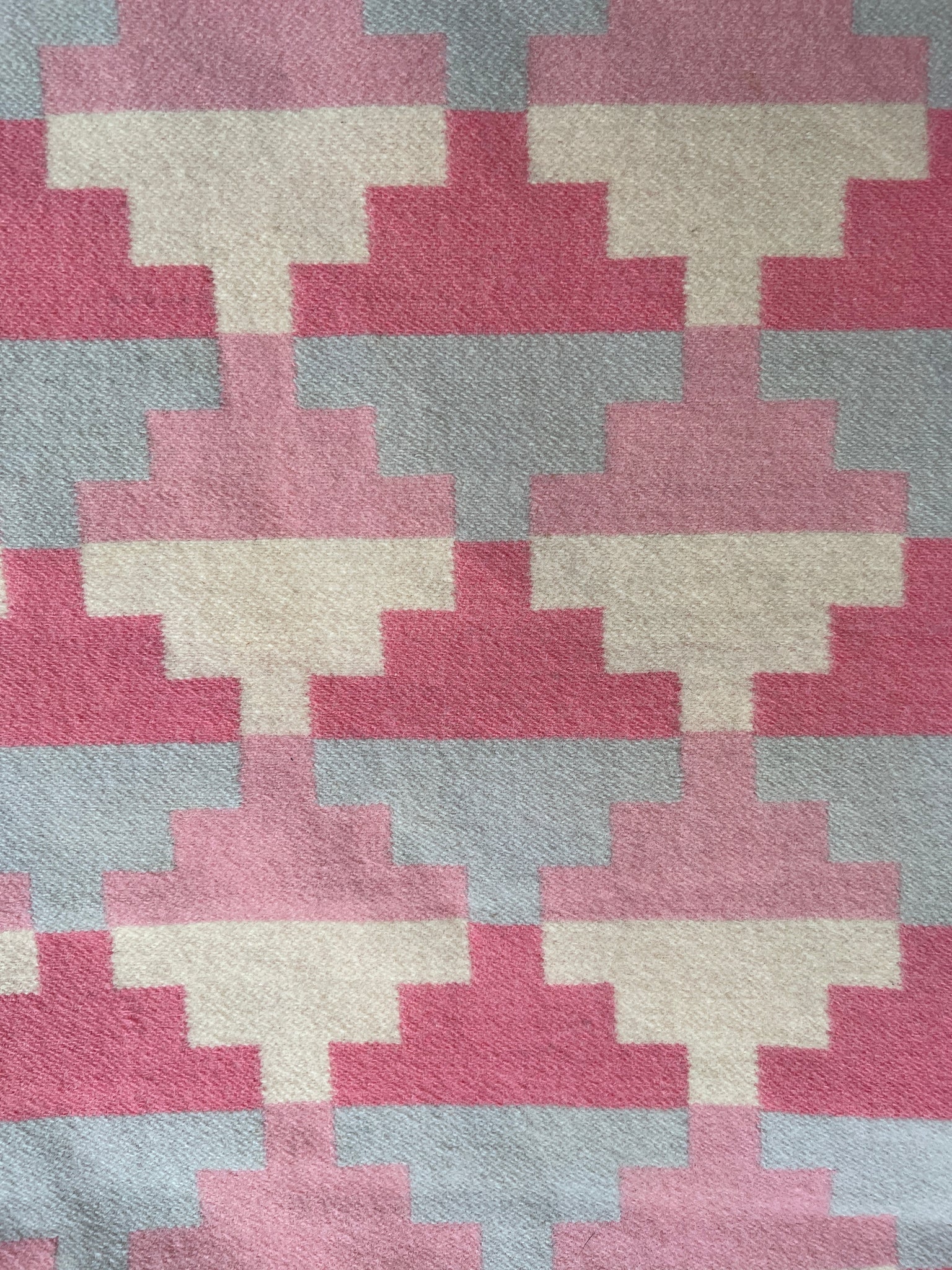 Manatunga Rug Collectible Manatunga New Zealand Wool Rug. Hard to find. *Flawed ...