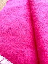 Load image into Gallery viewer, Hot Pink 60&#39;s SINGLE New Zealand 85% Wool Blanket
