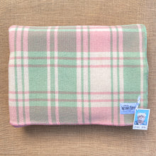 Load image into Gallery viewer, Pretty Pink &amp; Mint DOUBLE New Zealand Wool Blanket
