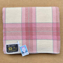 Load image into Gallery viewer, Light Pink and Grey DOUBLE Royal Wool New Zealand Blanket
