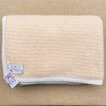 Load image into Gallery viewer, Aircell Style KING Woolrest New Zealand Wool Blanket
