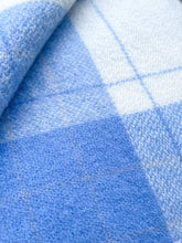 Load image into Gallery viewer, Beautiful Dream Blanket KING SINGLE/DOUBLE Pure Wool Blanket.

