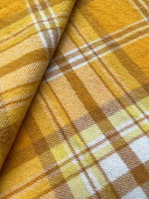 Load image into Gallery viewer, Gold Retro Lightweight QUEEN/KING NZ Wool *Bargain Blanket*
