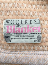 Load image into Gallery viewer, Aircell Style KING Woolrest New Zealand Wool Blanket
