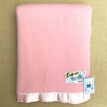 Load image into Gallery viewer, Thick &amp; Soft SINGLE Wool Blanket PRINCESS Onehunga - Fresh Retro Love NZ Wool Blankets
