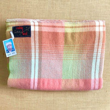 Load image into Gallery viewer, Beautiful Robinwul of Canterbury DOUBLE Pure Wool Blanket. - Fresh Retro Love NZ Wool Blankets
